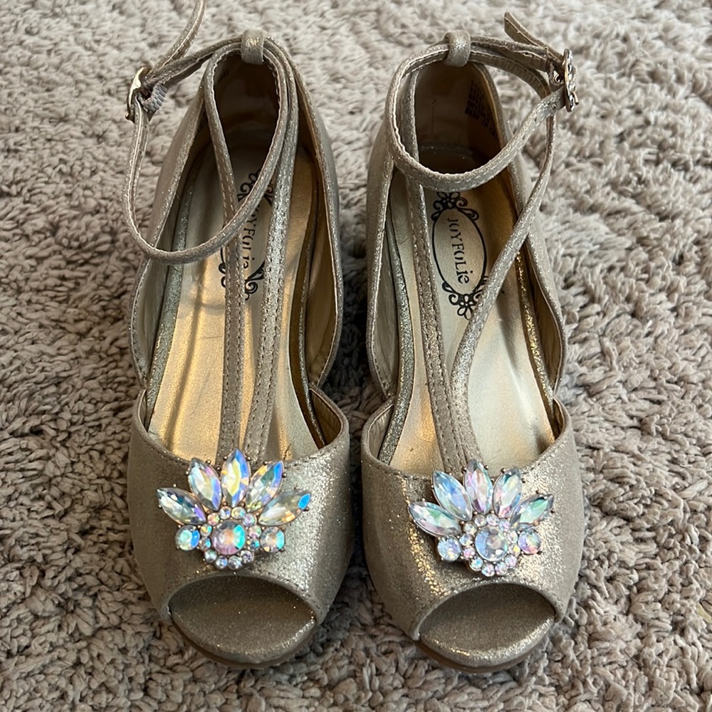 GUC Joyfolie Gold Arabella Heel Toddler Shoe, size Toddler 10.
